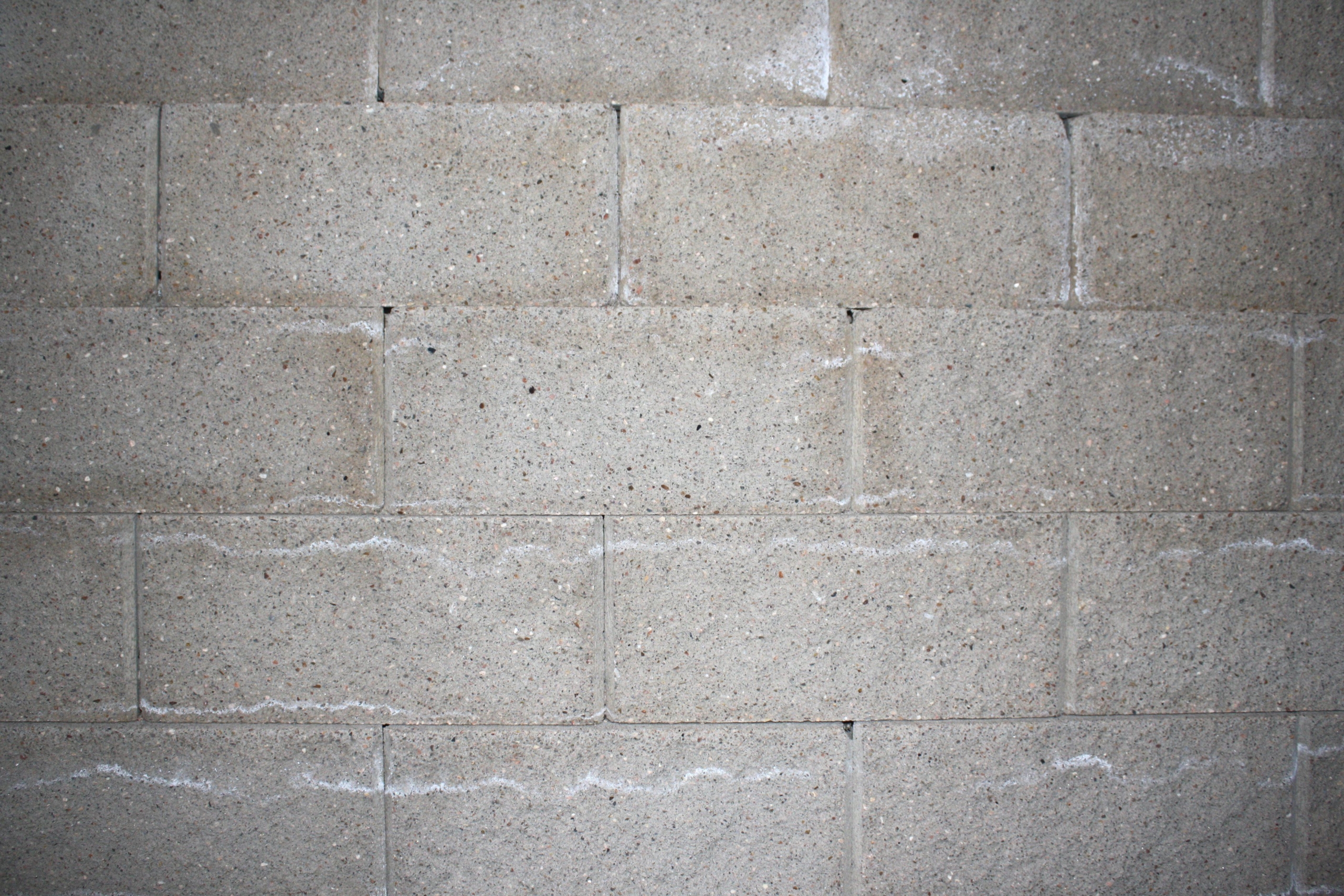 مقایسه بلوک‌های سنتی و بلوک‌های سبک عایق  در ساختمان‌های مدرن